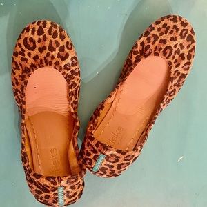 Leopard Tieks Sz 8